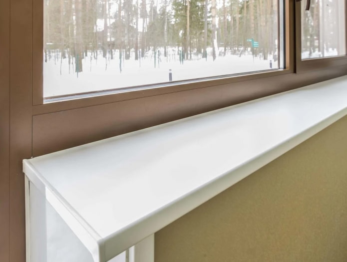 biały parapet z PCV
