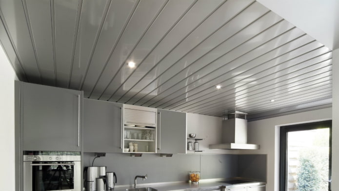 aluminiowe panele sufitowe w kuchni