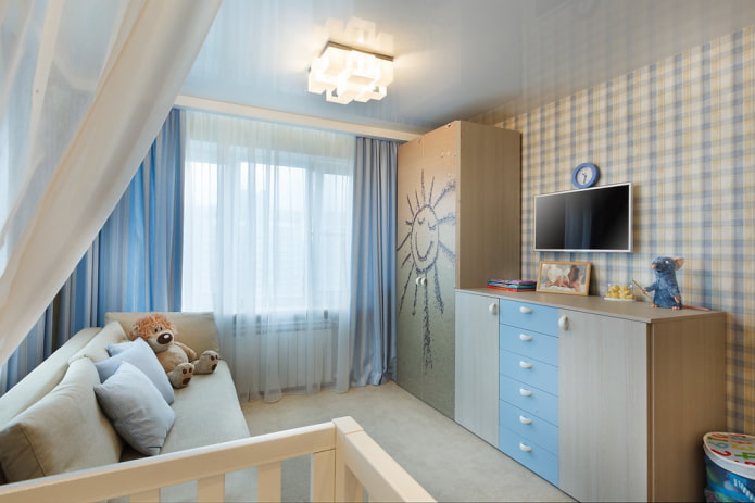 błyszczący sufit napinany w pokoju dziecięcym