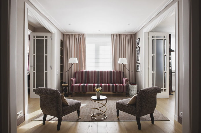 salon z dwoma dużymi przejściami