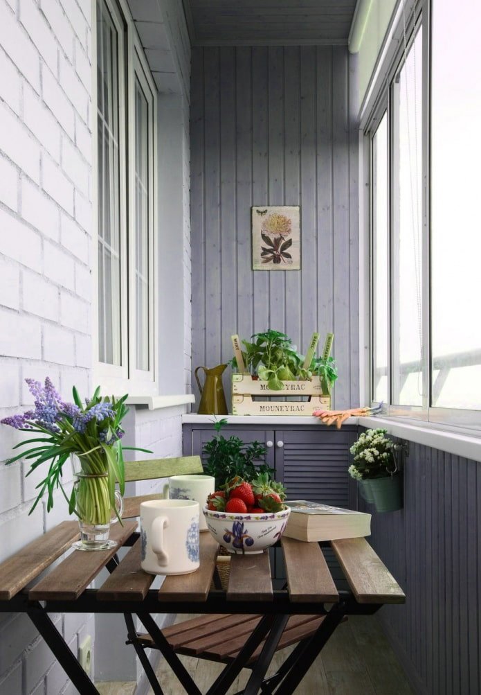 balkon w stylu prowansalskim