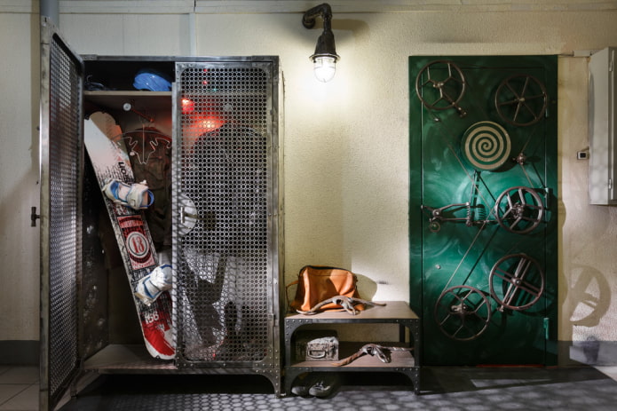 szafa we wnętrzu przedpokoju w stylu loft