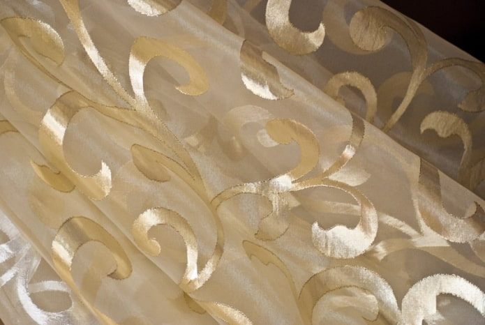 Organza z monogramami