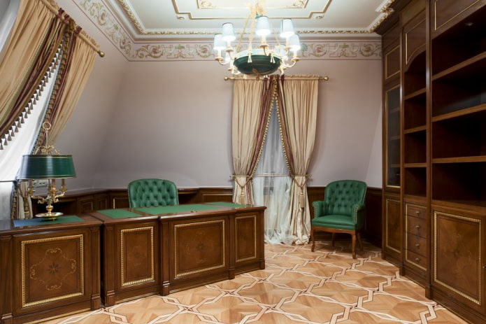 okna dachowe z zasłonami w stylu klasycznym