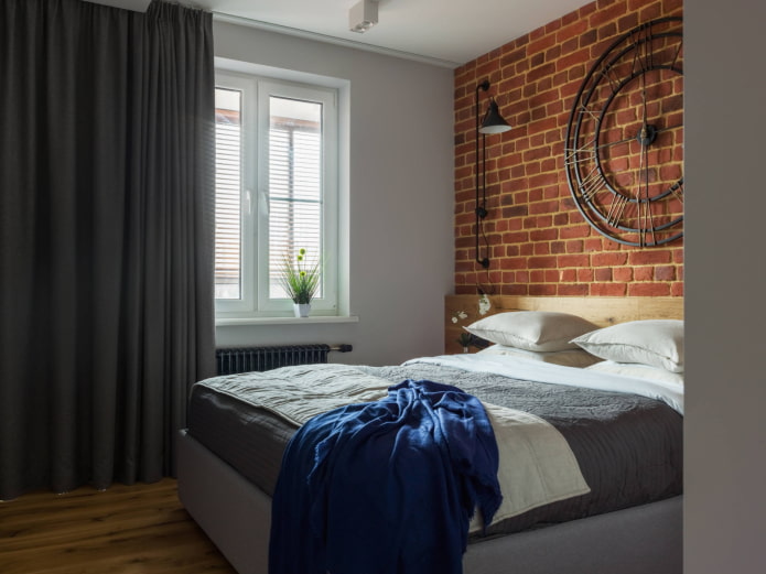 czarne zasłony w sypialni w stylu loft