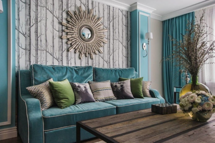niebiesko-zielona sofa we wnętrzu