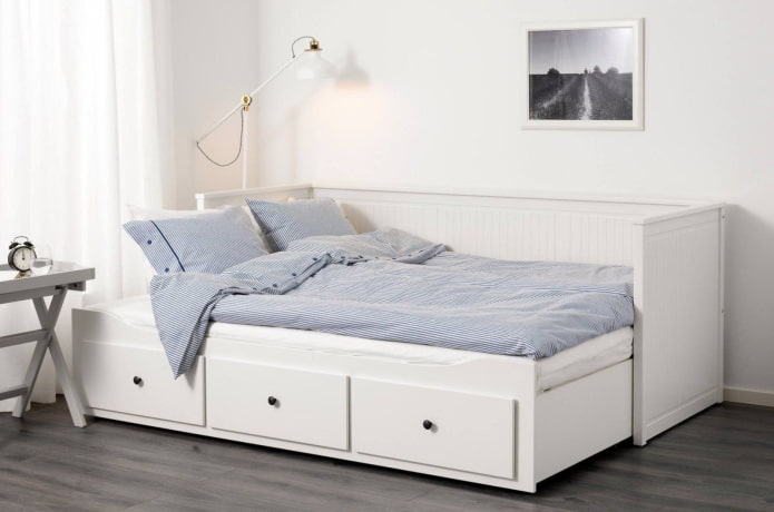 podwójna sofa we wnętrzu