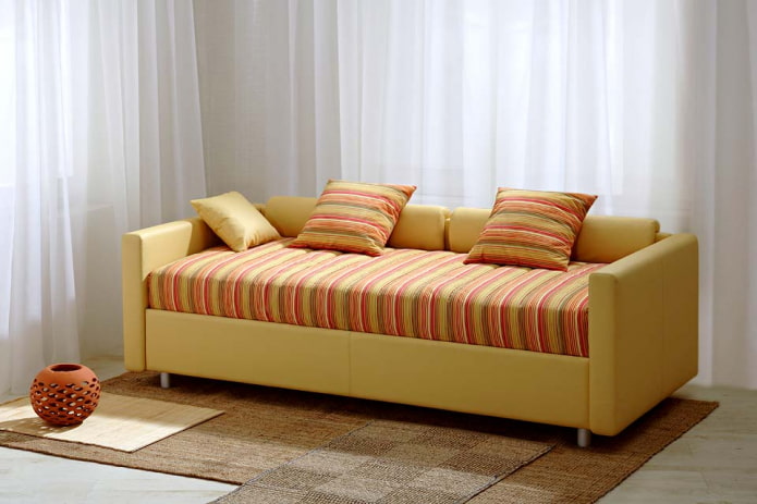 sofa we wnętrzu