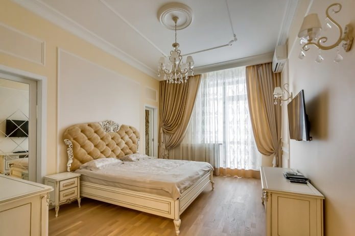 jasne ściany w sypialni