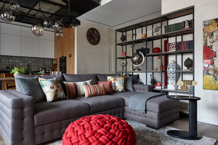 przegroda w formie regału we wnętrzu w stylu loft
