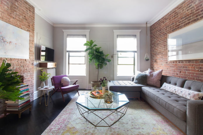 stół ze szkłem we wnętrzu w stylu loft