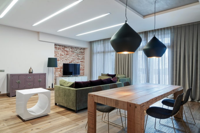 stół z drewna we wnętrzu w stylu loft