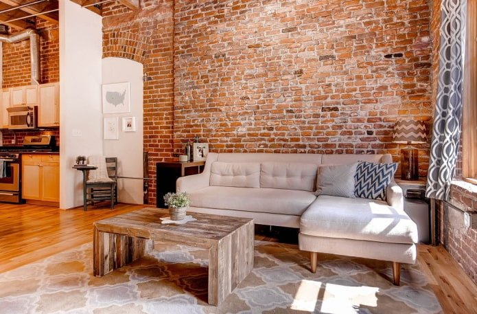 stół drewniany we wnętrzu w stylu loft