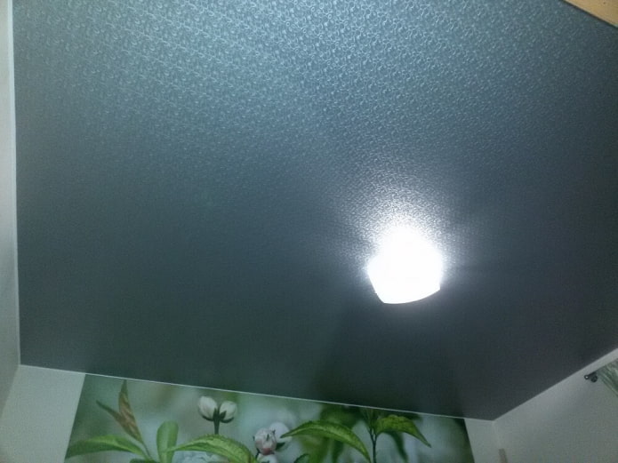 sufit napinany z fakturą