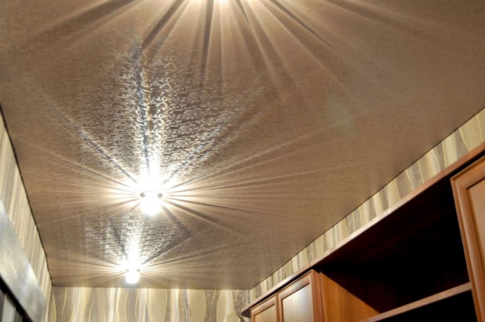 sufit napinany metaliczny