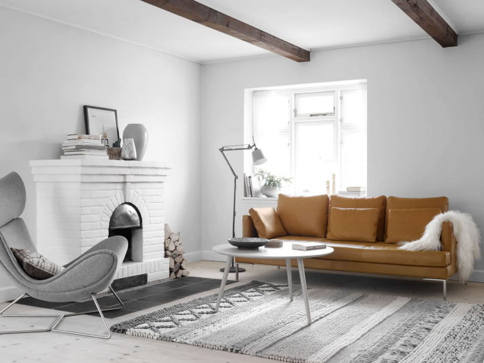czerwona skórzana sofa