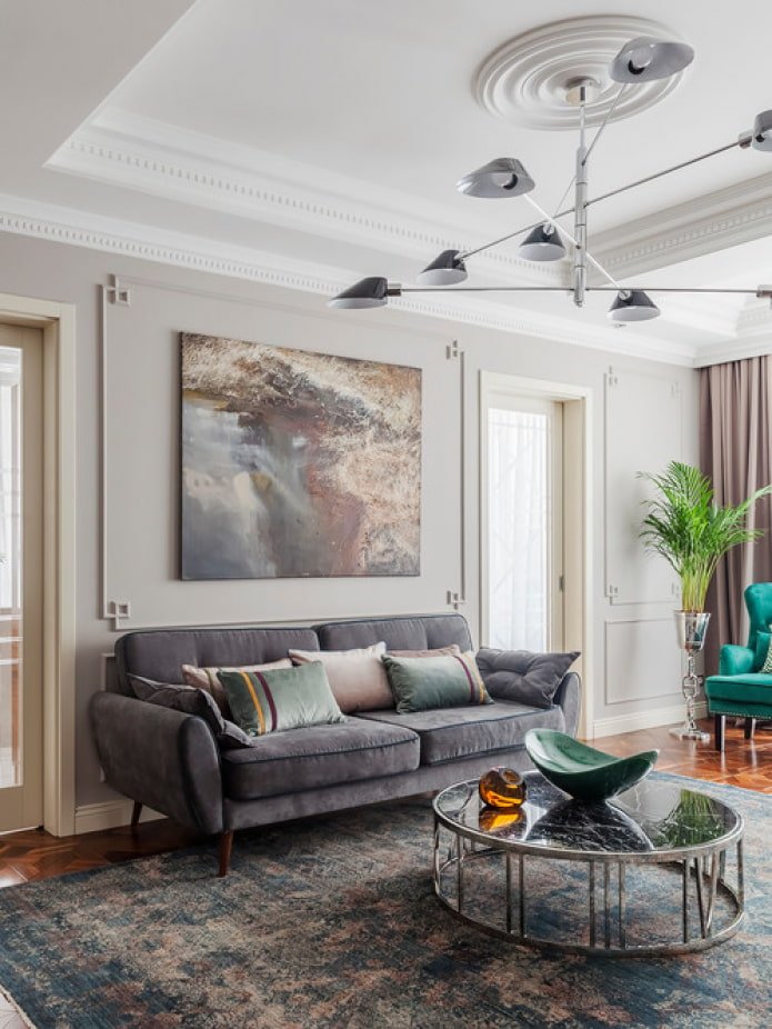 ciemnoszara sofa w nowoczesnym stylu