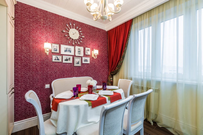 bordowe ściany we wnętrzu kuchni
