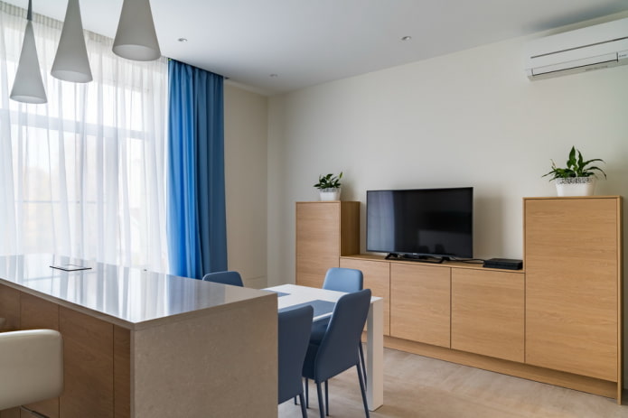 płyta wiórowa stolik pod TV we wnętrzu