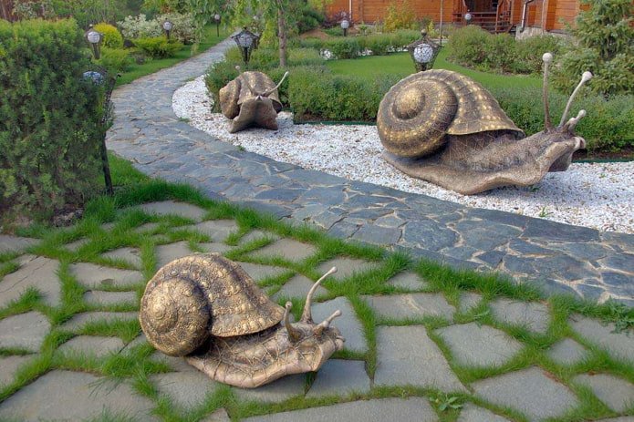 rzeźby ślimaków w projektowaniu krajobrazu