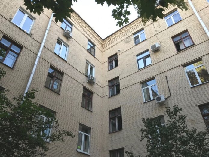 apartament w wewnętrznym rogu domu