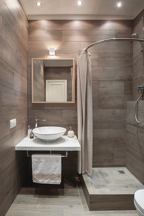 wystrój łazienki i oświetlenie w stylu minimalizmu