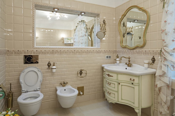 Toaleta i bidet w łazience w stylu prowansalskim