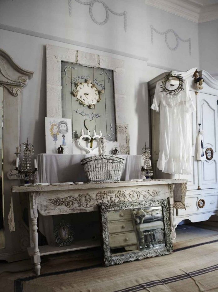 dekoracja sufitu w stylu vintage