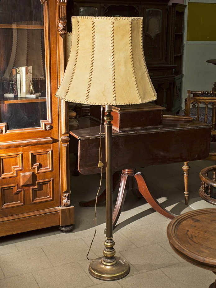 lampa podłogowa vintage