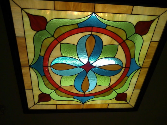 projekt sufitu witrażowego tiffany