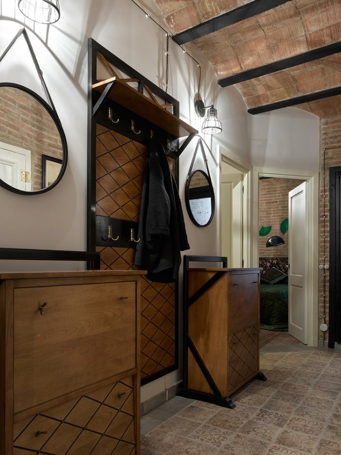 lustra we wnętrzu przedpokoju w stylu loft