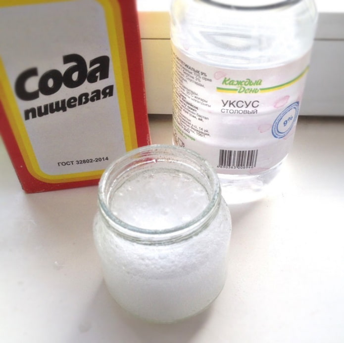 soda i ocet