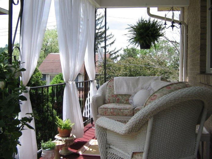 Tiul na balkon